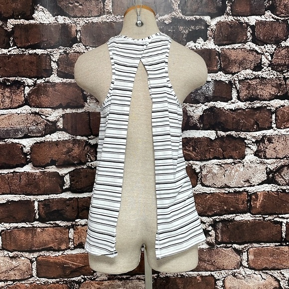 Lululemon Tank Top Women's Small Black White Open Back High Neck Athletic Top - Picture 9 of 13
